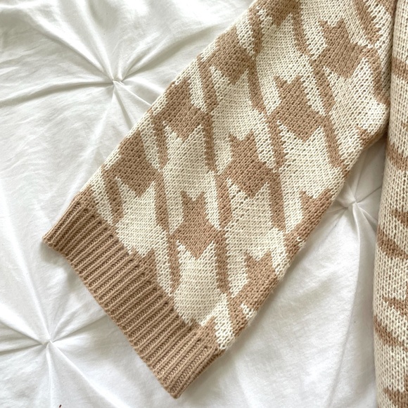 Princess Polly Beige and White Houndstooth Sweater - Picture 6 of 6